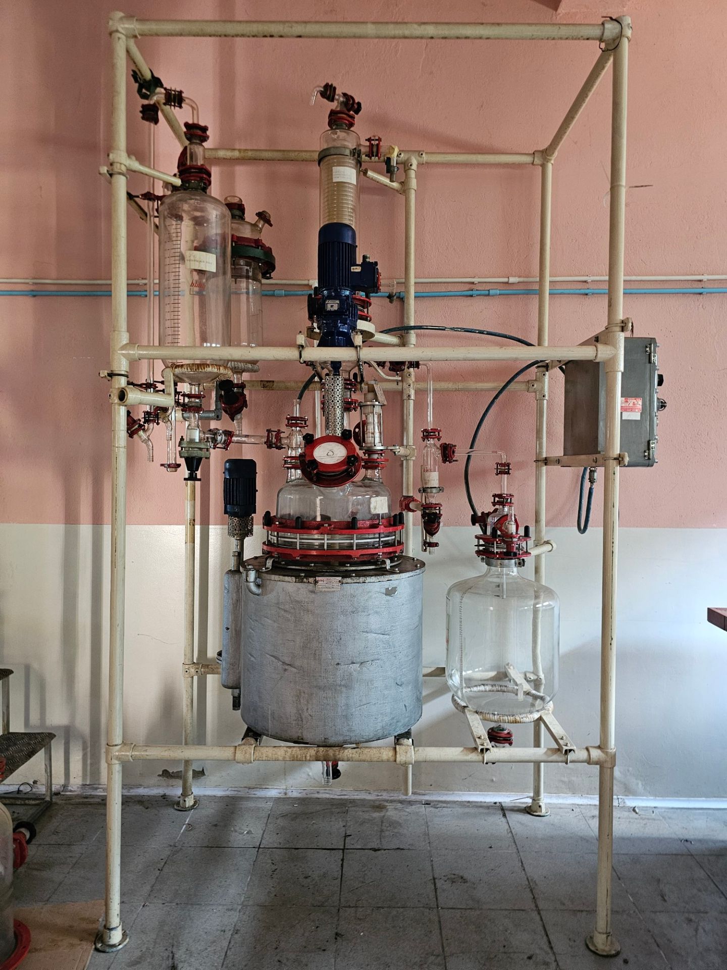 Glass Chemical Reactor System (Pilot) with Agitator & Oil-Circulation Pump