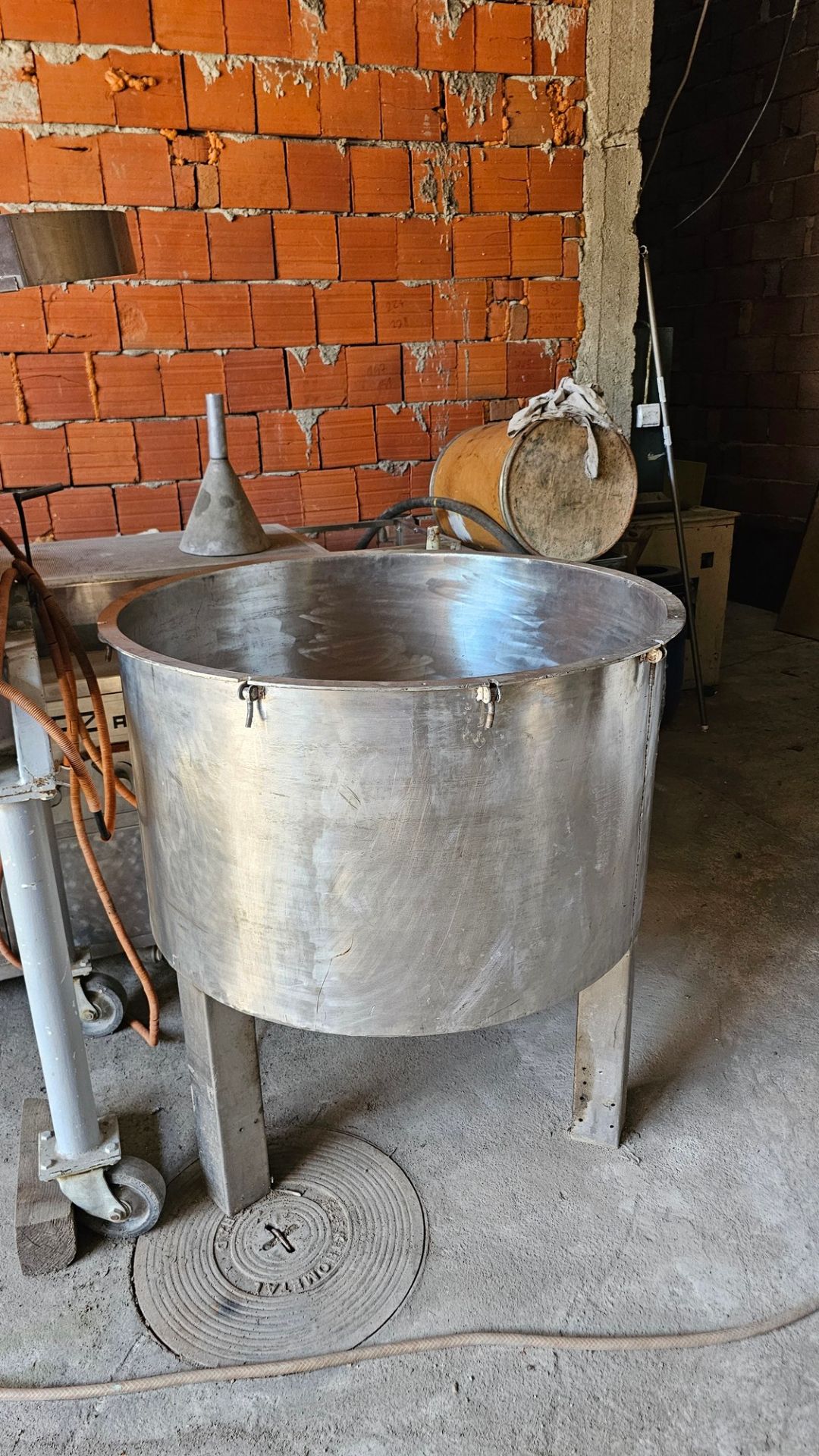 Stainless Steel Dissolving Vessel with Agitator